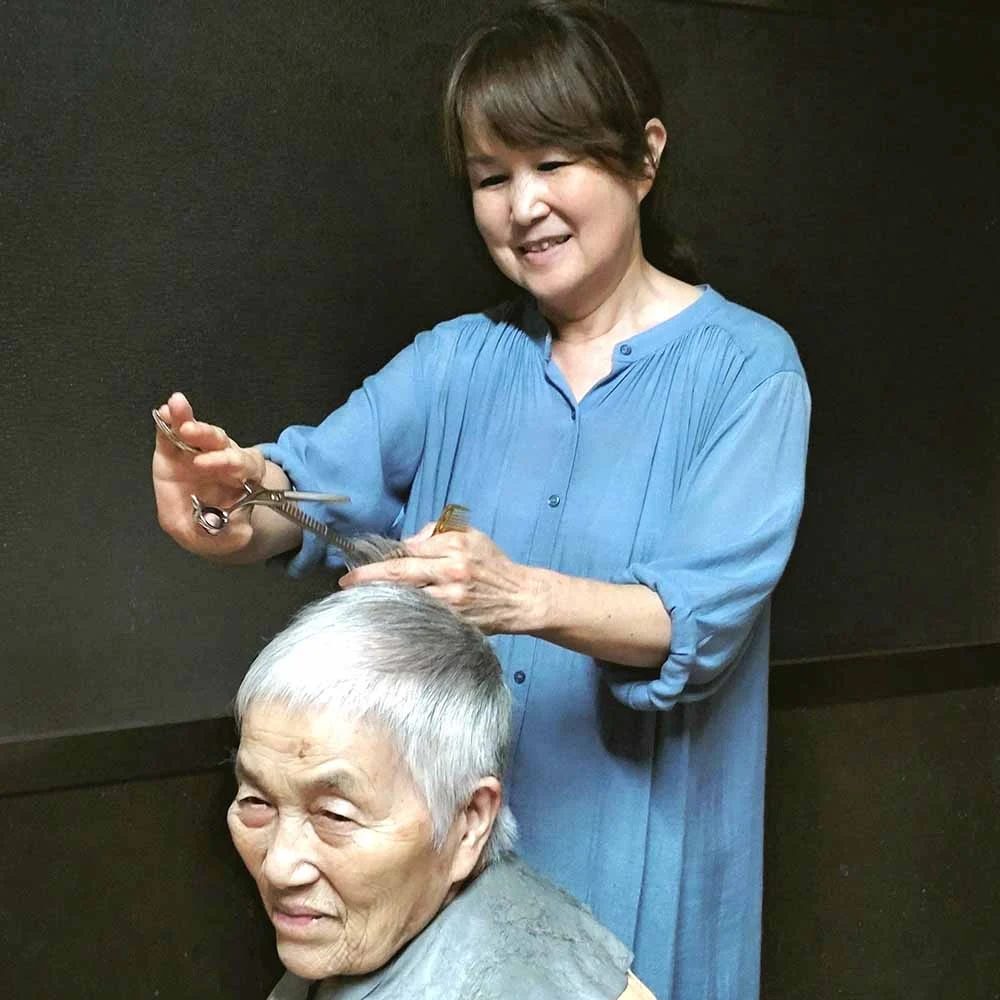 訪問カットサービスの様子